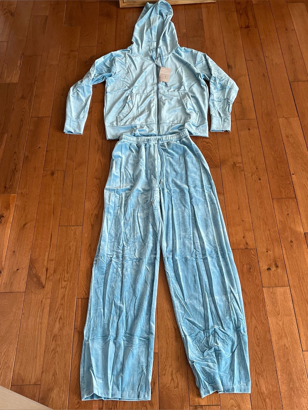 Amazon Light Blue Velour Hoodie and Jogger Set - Size XS